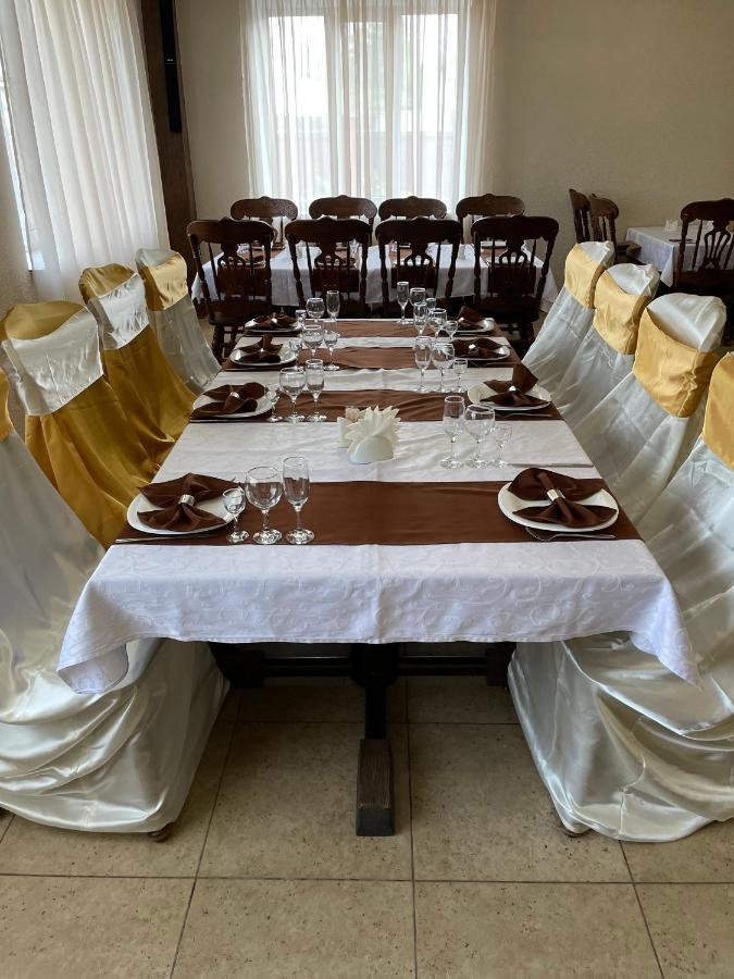 Hotel Grant Pesochin 外观 照片