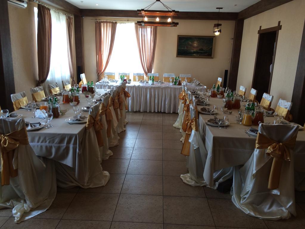 Hotel Grant Pesochin 外观 照片